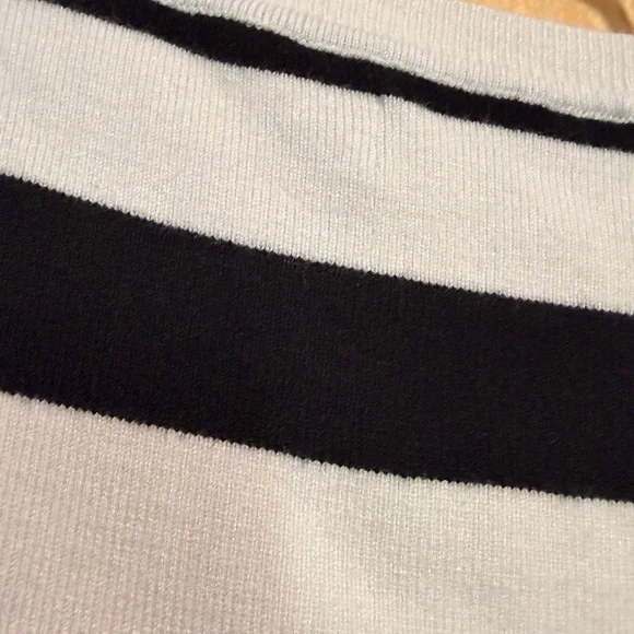 Zesica Monochrome Striped Tank Top - NWOT - small - Picture 4 of 4